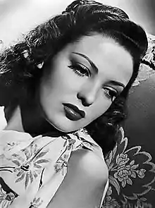 L'actriz Linda Darnell en una imachen publicitaria d'os anyos 1940.