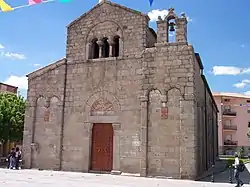 A ilesia de Sant Sulpicio de Terranoa, d'estilo romanico