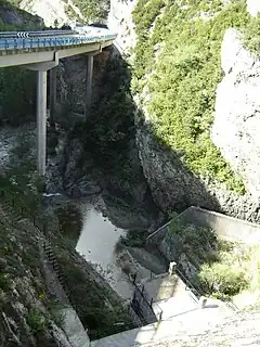 A Isuela en a Foz de Sant Climent auguas d'abaixo d'a Presa d'Arguis