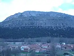 Anvista de Cascajares de la Sierra y d'a sierra d'o Gayubar