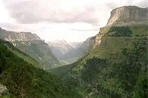 A Val d'Ordesa dende a Senda d'os Cazadors.