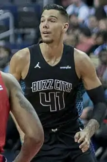 Hernangómez con os Charlotte Hornets