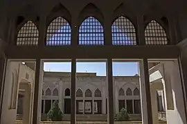 منظر من داخل غرفة في الطابق العلوي داخل منزل العباسي.