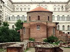 كنيسة القديس جاورجيوس في صوفيا؛ وإحدى أفضل الأمثلة المعروفة على العمارة البيزنطية