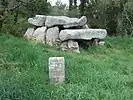 The dolmen Er-Roc'h-Feutet in كارناك، بريتاني, France