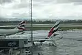 Airbus A340 de Emirates nel Aeropuertu Internacional de la Ciudá del Cabu, Sudáfrica