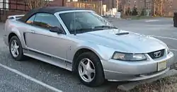 Ford Mustang GT Convertible de 2004.