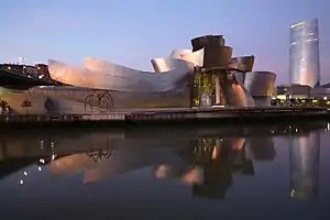 Muséu Guggenheim de Bilbao, de Frank Gehry, 1997