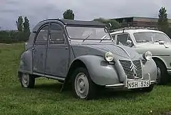 Primer xeneración del Citroën 2CV, producida dende 1948 a 1960.