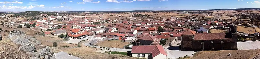 Panorámica de Peñausende dende «El Castiellu» (909 m).