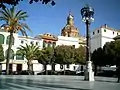 Plaza de riba y cúpula de la ilesia del Salvador.