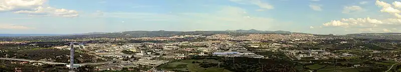 Panorámica de los barrios centrales de Sácer vistos dende'l Monte Oro.