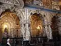 Retablos de les capiyes llaterales de la mesma ilesia.