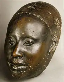 Cabeza de bronce de la cultura yoruba. Ife, Nixeria, sieglu XII)