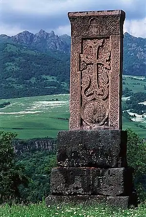 Khatchkar sirun xatc ( Listafa gamda ), XIII-eafa decemda, mone Dsegh