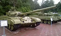 2012-ci ilin iyun ayında nümayiş etdirilən T-64 tankı