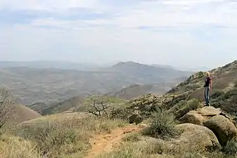 Monastırın yerləşdiyi yüksəklikdə Azərbaycanın Qazax və Ağstafa rayonlarının ərazisi, o cümlədən Ağstafa şəhərinin mərkəzi aydın görünür.