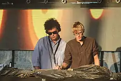 Simian Mobile Disco Melt! Festival 2013-də çıxışı zamanı