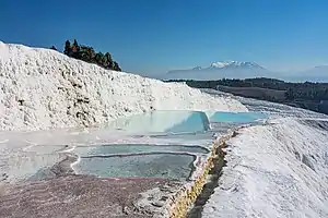 Pamuk kale, isti bulaqlardan su hovuzları