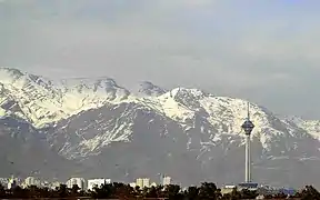 Çitgər Parkından görünən Toçal dağı və Milad qülləsi