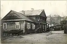 1918