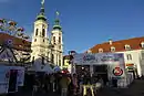 Der Grazer Mariahilferplatz mit dem Studio des Ö3-Weihnachtswunders 2015