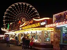 Typischer Zuckerwattestand auf einem deutschen Volksfest