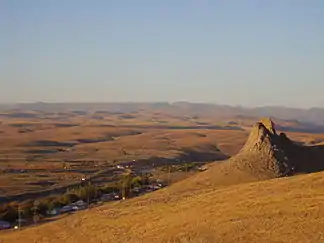 Blick auf das Qaratau-Gebirge nahe der Stadt Kentau