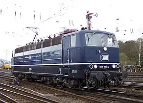 181 206 (stahlblau) während einer Fahrzeugparade des DB-Museums in Koblenz-Lützel (2010)