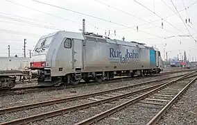 Eine Baureihe 185 der Railpool GmbH im Einsatz für die Rurtalbahn.