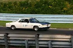 Yenko Stinger (1965) bei einem Klassikrennen in Watkins Glen International