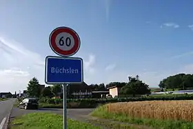 Ortseingang von Büchslen