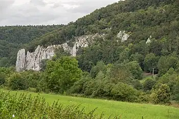 Sicht auf die unter Schutz stehenden Felsen