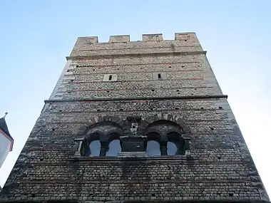 Romanische gekuppelte Zwillingsfenster am Frankenturm (Trier), um 1100