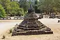 Stupa im äußeren Tempelbezirk