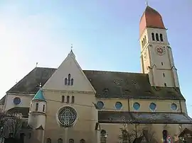 Die Herz-Jesu-Kirche im Stadtbezirk Pfersee-Süd