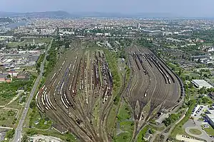 Luftaufnahme der beiden Bahnhofsteiledes Rangierbahnhofes Ferencváros (2016)