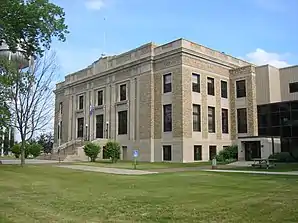 Das Aitkin County Courthouse in Aitkin, gelistet im NRHP Nr. 82002923