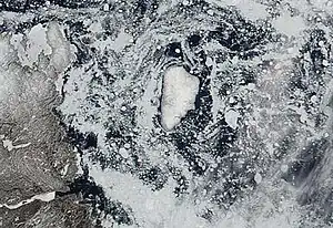 Satellitenbild der Ungava Bay im Juni mit Akpatok Island