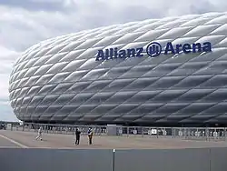 Allianz Arena(FIFA World Cup Stadium, Munich)Ort: MünchenKapazität: 66.000Vereine: FC Bayern München, TSV 1860 München (bis Juli 2017)