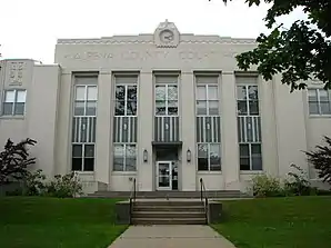 Alpena County Courthouse in Alpena, gelistet im NRHP Nr. 83003643