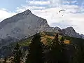 Alpspitze mit Gleitschirmflieger