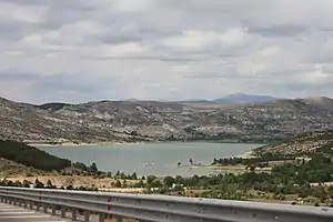 Der Altınapa-Stausee westlich von Konya bei Niedrigwasser.