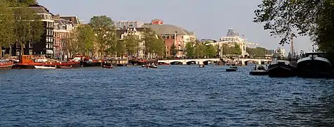 Panorama der Amstel mit der Magere Brug