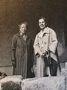 Porträt von Hannah Arendt mit Mary McCarthy