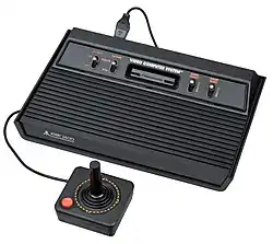 Konsolen des Typs Atari 2600 und dazugehörige Spielmodule gehörten zu den Materialien, die im Zuge der Ablagerung entsorgt wurden.