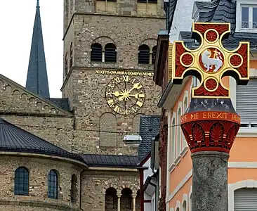 Marktkreuz mit dem Lamm Gottes