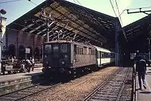 BB 1623 vor Corail-Reisezugwagen in der Haupthalle, 1984