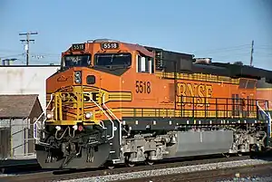 GE Dash 9-44CW der BNSF Railway #5518