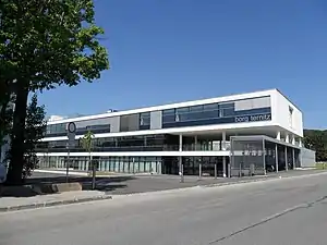 Schulgebäude vom BORG Ternitz